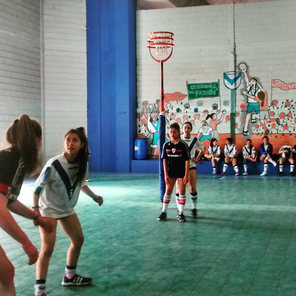 Cadetas vs Velez en el mediodía del sábado. #Cestoriver