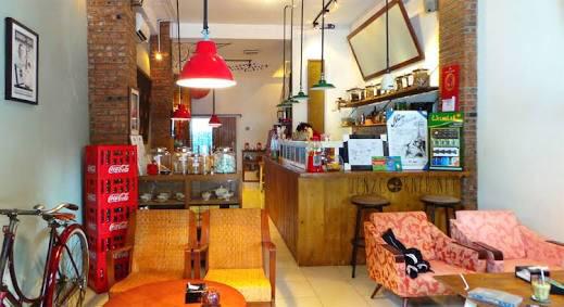 SuweOraJamu, kedai kopi &amp; jamu di Jln Petogogan, Jkrt. Kedai dengan minuman otentik, tempatnya cozy pula #SaturDate