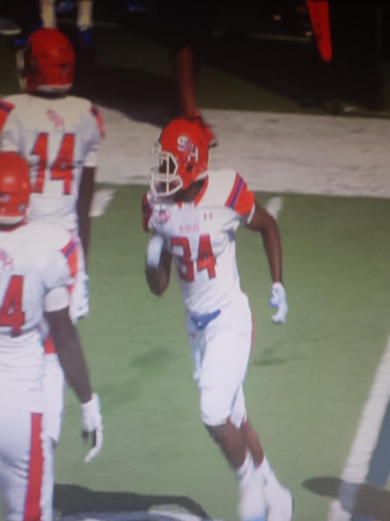 autumncollier_'s tweet photo. Ayee. My boy @RemusBulmer 🏈🏈 http://t.co/cxcQHsqULm
