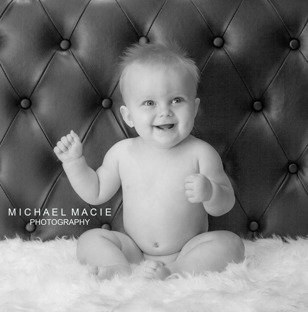 MichaelMacie's tweet photo. Happy days with Jordan #babyshoot #cutebabies http://t.co/D7ZcdzJRg5