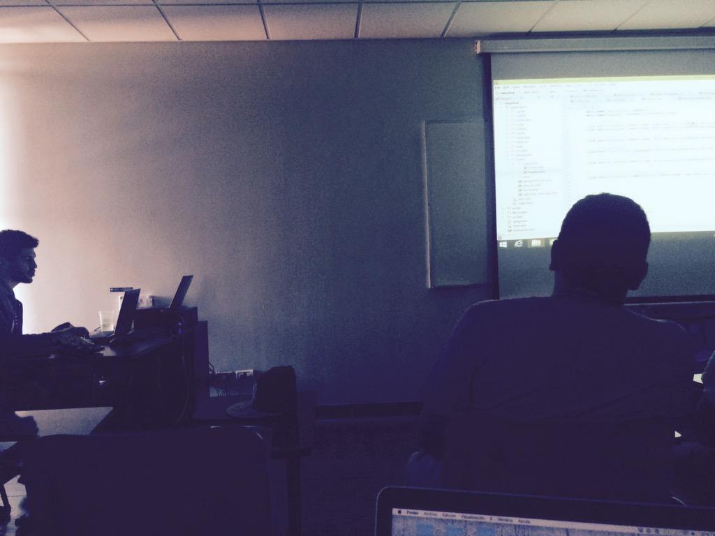 NicoonGuitar's tweet image. Workshop &quot;MVC&quot; #EnDevConCL