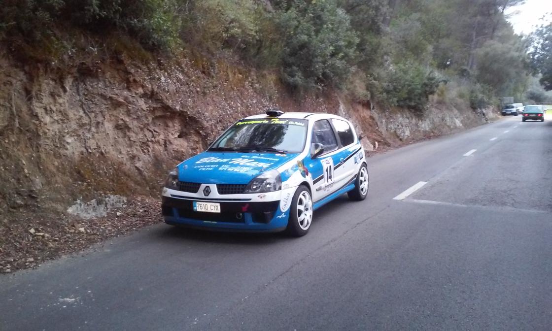 MallorcaRallye's tweet photo. Oscar Fernández (@r4latas ) ha roto un palier #RVSP15 #CBR http://t.co/3V8Zc4zq3K