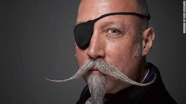 дядя с усами. усы длинные. дядя с усами. дед с усами. дядя с усами.