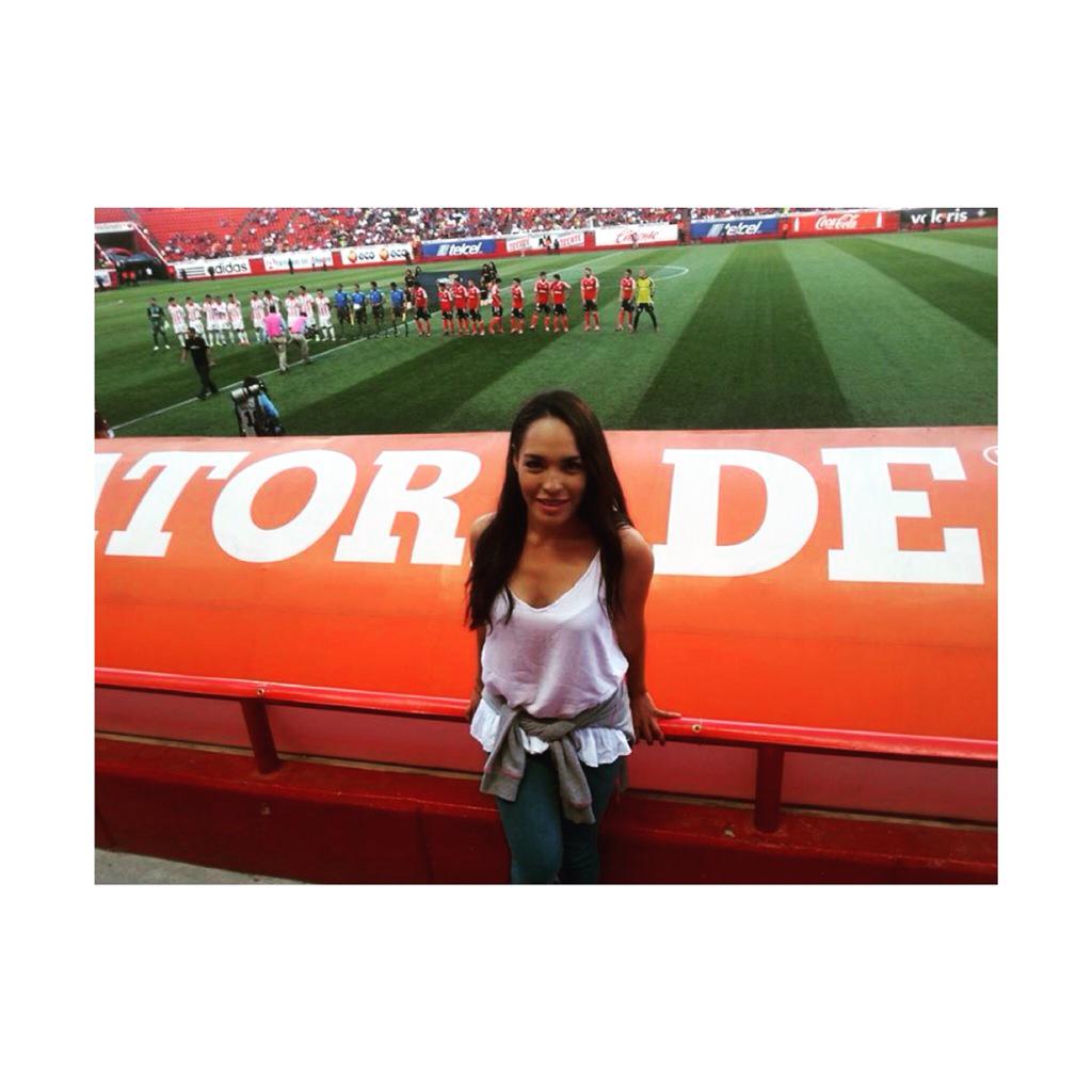 Trola33's tweet photo. Xolos vs Necaxa ✌️😊‼️ http://t.co/1veWzBzE55