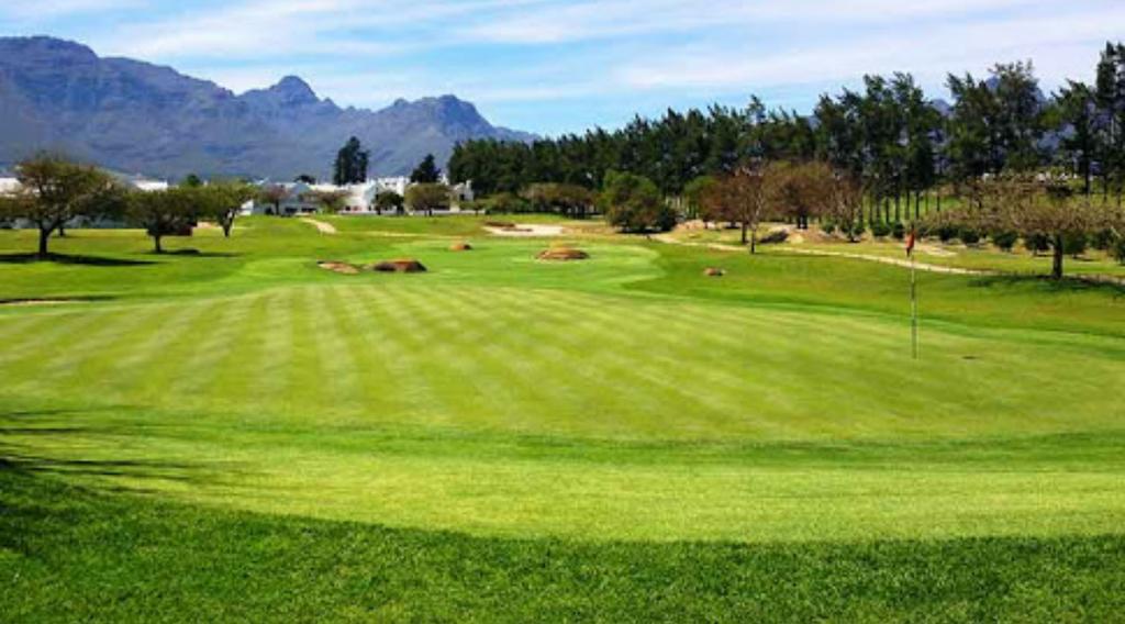 Lovely round of golf at the beautiful  <a href="/DeZalzeGolfClub/">DeZalzeGolfClub</a> today! This course rarely dissapoints!