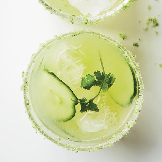 foodandwine's tweet photo. From lime salt to Tang, here are great ways to rim a cocktail glass: http://t.co/5jrkiDadk2 http://t.co/Ojmhbfu93E