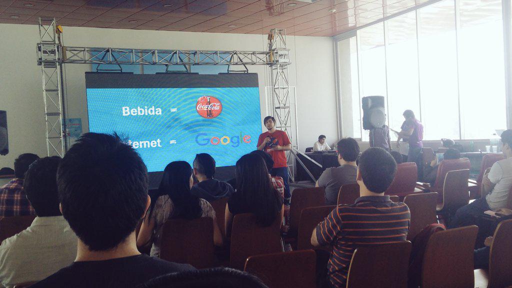 juanpintoduran's tweet image. Mi chica de humo 🎵🎶🎵🎶 #EnDevConCL #SoT