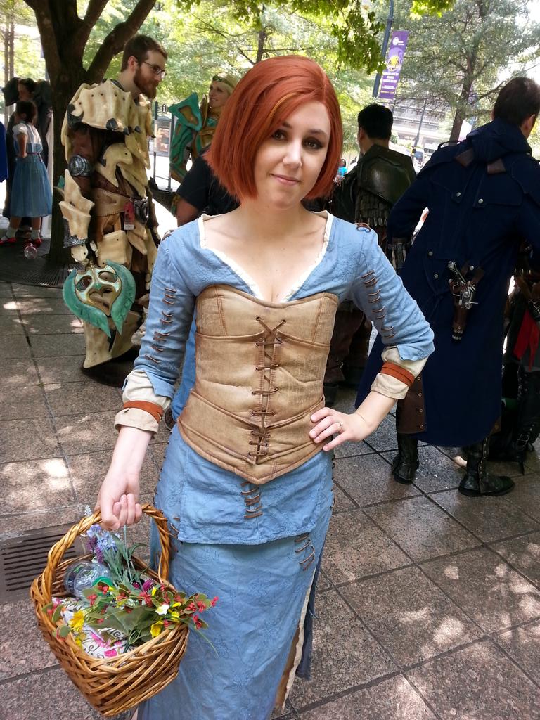 This year at the #DragonCon2015 #ElderScrolls shoot, @LyddiDesign wore her ...