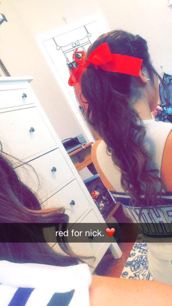 laurenavery618's tweet photo. #redfornick against Bonham last night.❤️ http://t.co/ePX8yZhyUT