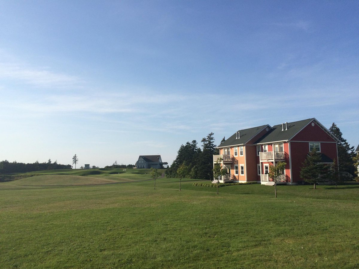 finhaven's tweet image. I'm at Rodd Crowbush Resort Beach swarmapp.com/c/8xtLQP7bkjz