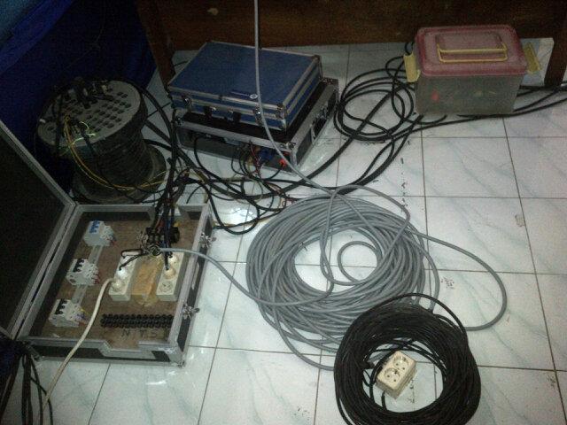 Dangerous. Don't touch, 220V