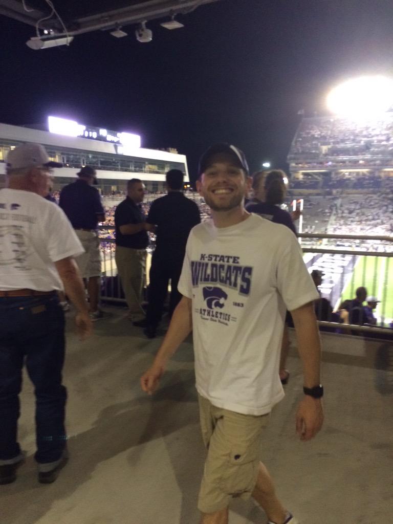 DuntzFan's tweet photo. Spotted (9-5-15): K-State Football game http://t.co/XUOkkJQp5c