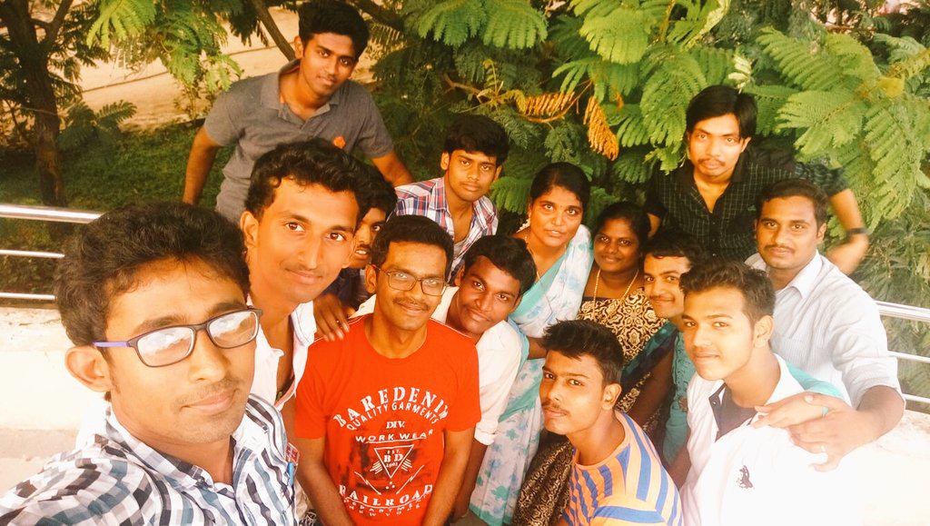 aganeshvishal's tweet image. Teachers day celebrations....
My last teachers day celebration,
It&apos;s wonderful memories.