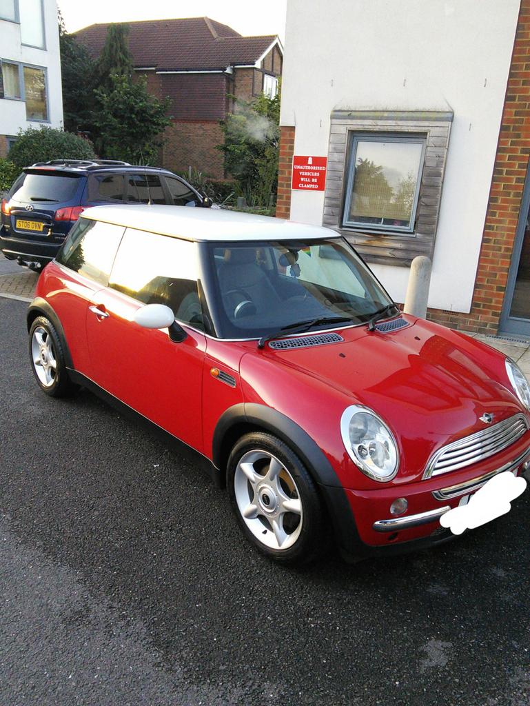 randombrandon96's tweet photo. Pictures of the car wash &amp; valeting I done for my friend @pooket2002. OUTSIDE http://t.co/6t7HAhD6eb