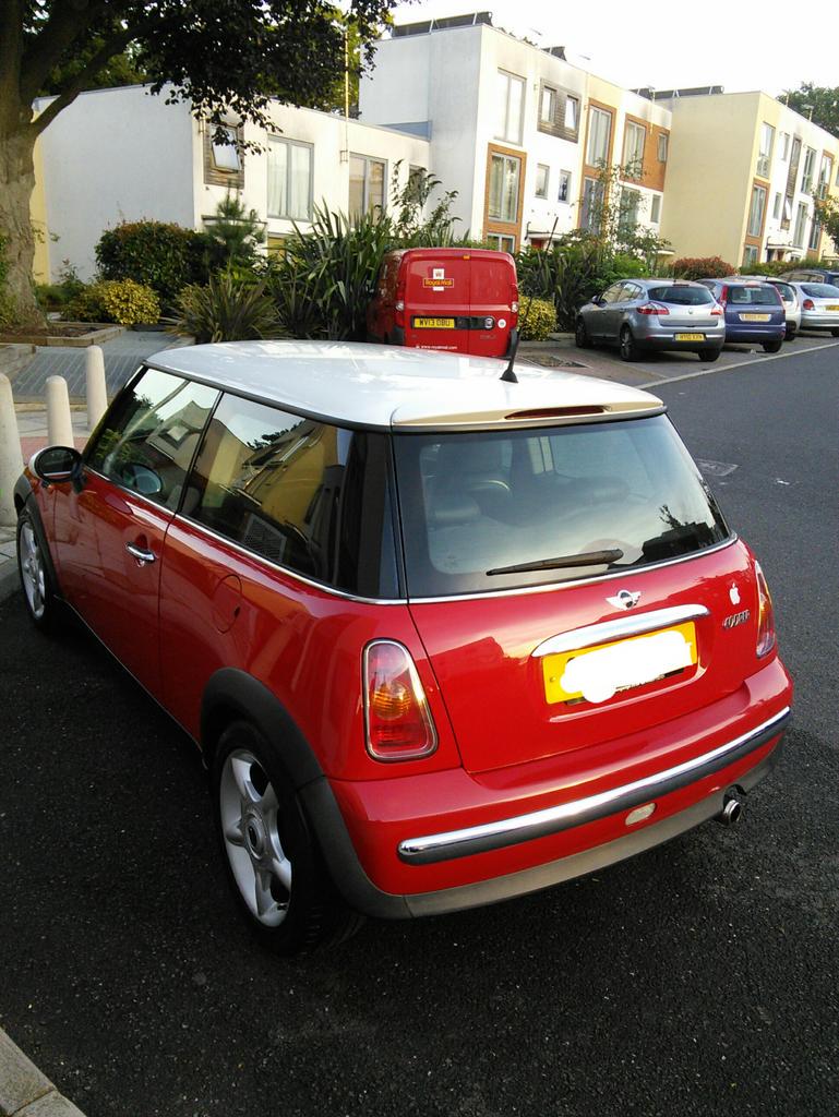 randombrandon96's tweet photo. Pictures of the car wash &amp; valeting I done for my friend @pooket2002. OUTSIDE http://t.co/6t7HAhD6eb