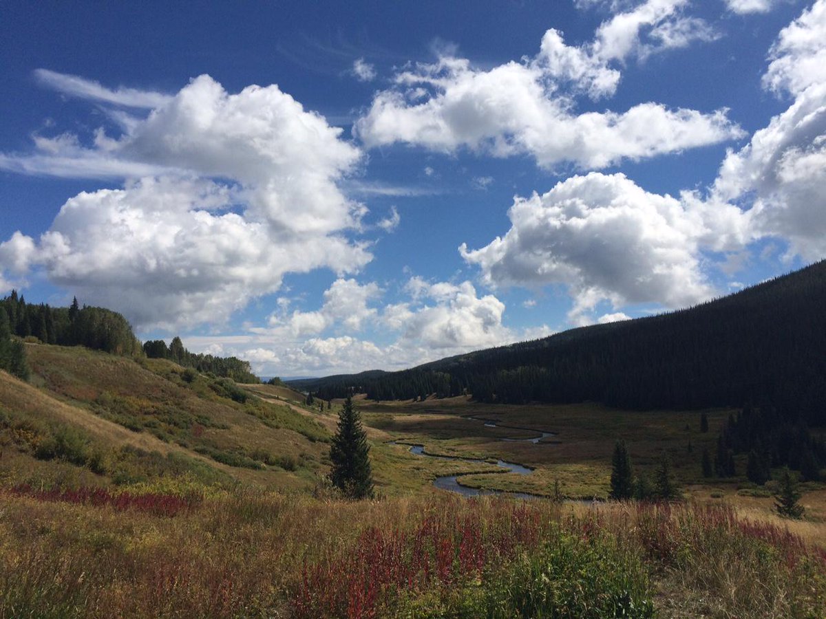 ionickbionic's tweet photo. My view for the next couple days
#Coloradomountains #Devilscauseway #CrossCountryUSA #Yampa #bearcountry http://t.co/KtcWtqbI0u