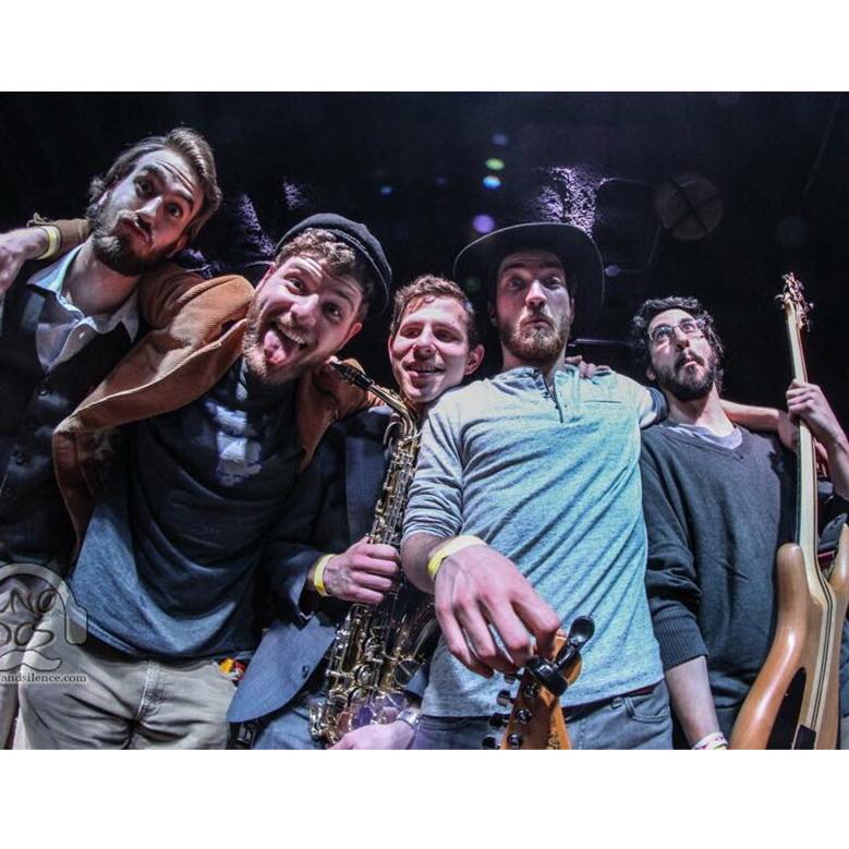 TroyFamilyDaze's tweet photo. MORE O'DAZE ENTERTAINMENT: Enjoy a fusion of rock, funk and jazz with Desmond Jones, playing September 20 from 6-9pm. http://t.co/43bvHxkPHX