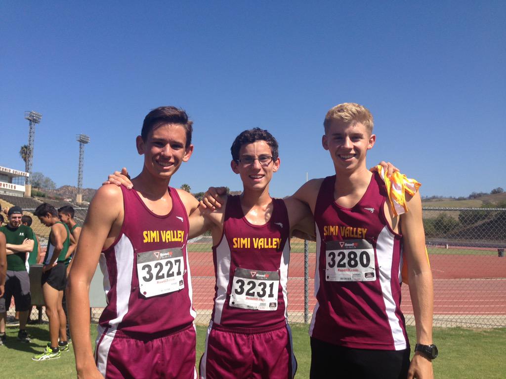 Serg26pt2's tweet photo. Nice start to the season for the Simi XC Boys & Girls #FastbackShootout #SimiXC http://t.co/tfntfbB104