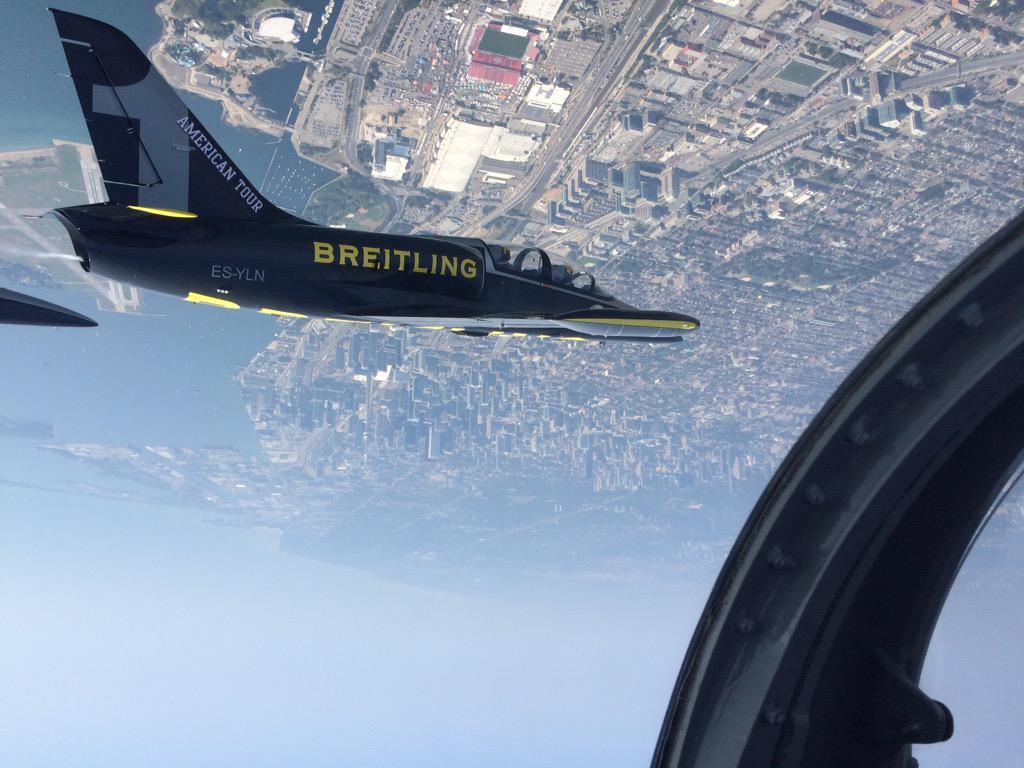 reganwickett's tweet image. #CIAS2015 #Breitlingjetteam