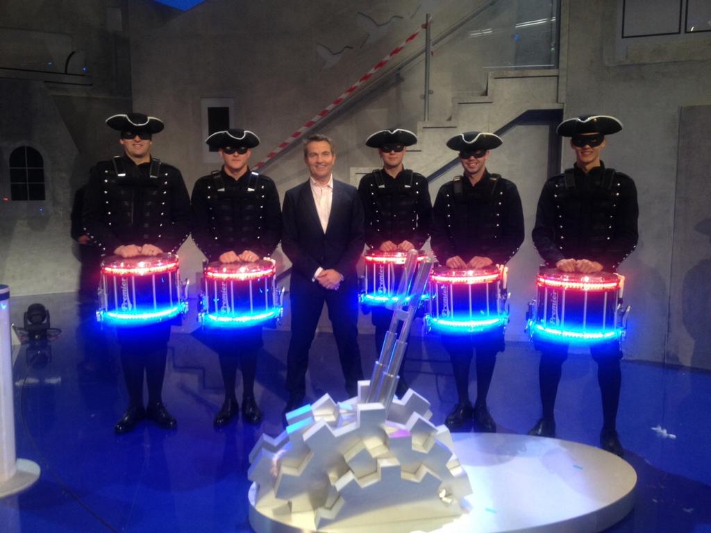 The_Highwaymen's tweet photo. @The_Highwaymen with @BradleyWalshJP2 on @KIITFOfficial http://t.co/5wXoJ4YSN2