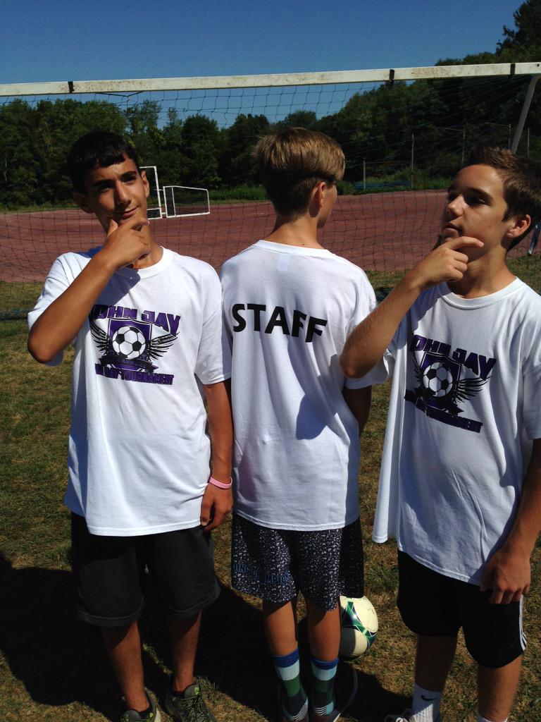 GlobalTeamEvent's tweet photo. Great to see some local high school kids volunteering to help. #JJLaborDay #TournamentsDoneRight http://t.co/1frB418czq
