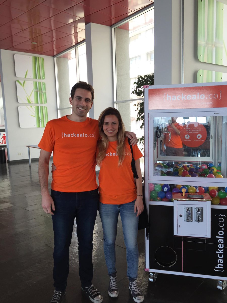 hackealoapp's tweet image. Fin de jornada #EnDevConCL ¡Hay equipo! hackealo.co #TúEliges