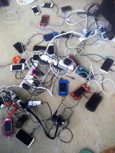 prandavi's tweet photo. #LasLacrasDelTwitter
_cuando vienen mis amigos para mi casa http://t.co/e0bRzpNDiq