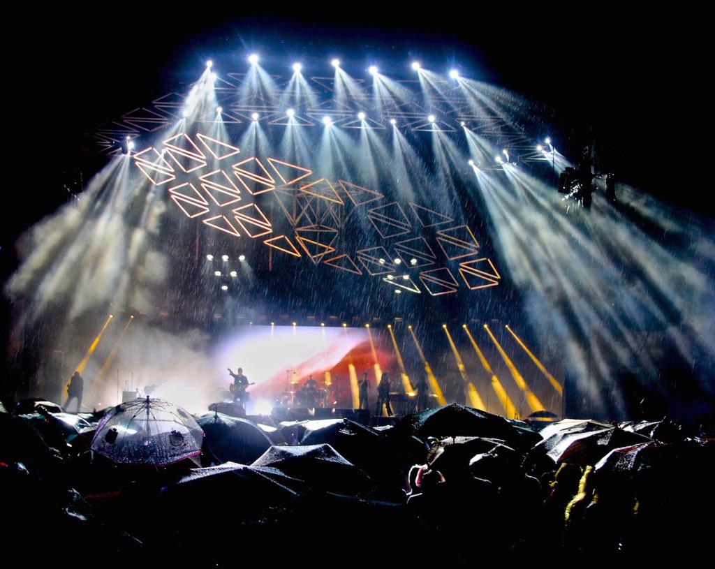 Albacete grande, ni la lluvia puede. #Gracias #GiraSirope