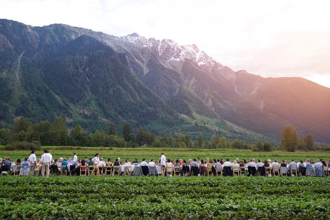 Enjoying the #AraxiLongtable dinner in beautiful Pemberton, BC with the @NordstromVAN team. http://t<a href="/tag/araxilongtable"class="tags">#AraxiLongtable</a>
