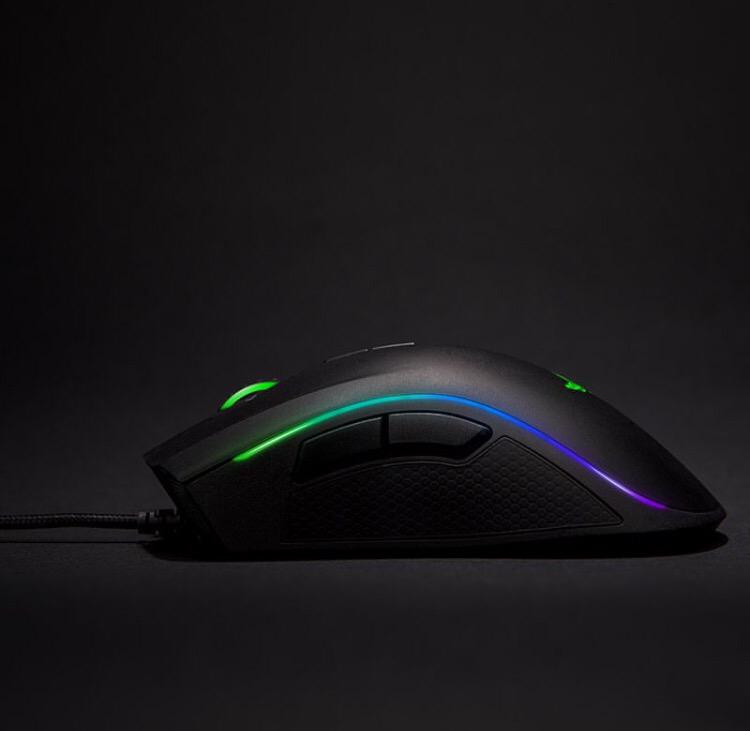 EverythinGame's tweet image. What do you guys think of this mouse? Worth getting or not? #Razer