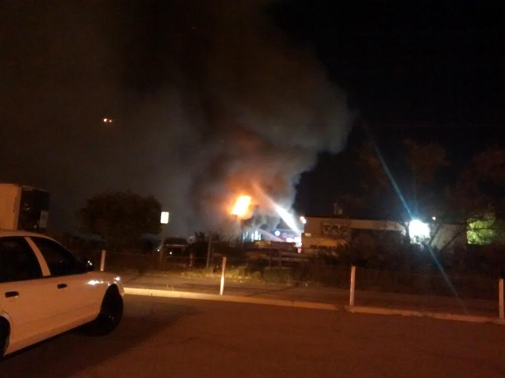 MuseumMon's tweet image. .@680NEWS .@starradiobox Fire on Kelfield gas reignited. Bangs heard, flames shooting up.