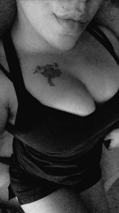Online now, come say hello! #camgirl #mygirlfund http://t.co/p7fqGhivf3 http://t.co/Iao5LmlCJx<a href="/tag/camgirl"class="tags">#camgirl</a><a href="/tag/mygirlfund"class="tags">#mygirlfund</a>