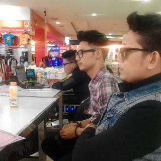 Moment saat ERVAN DYMARA menilai peserta ajang vokal "RAMAYANA IDOL 2015,Keren banget Ervannya# <a href="/afieenterprise/">AFIE ENTERPRISE</a>