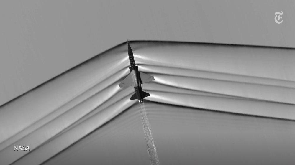 nytimes's tweet photo. What piercing the sound barrier looks like http://t.co/f1gKCgjDvs http://t.co/KYNj1Yywek