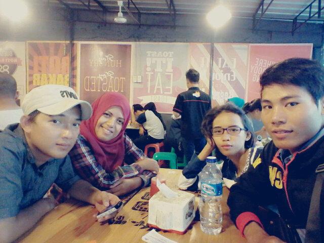 mayaaaMS's tweet image. Doubledate w/ @emennnMS @sarahsyarah2 @supar #rotbak88