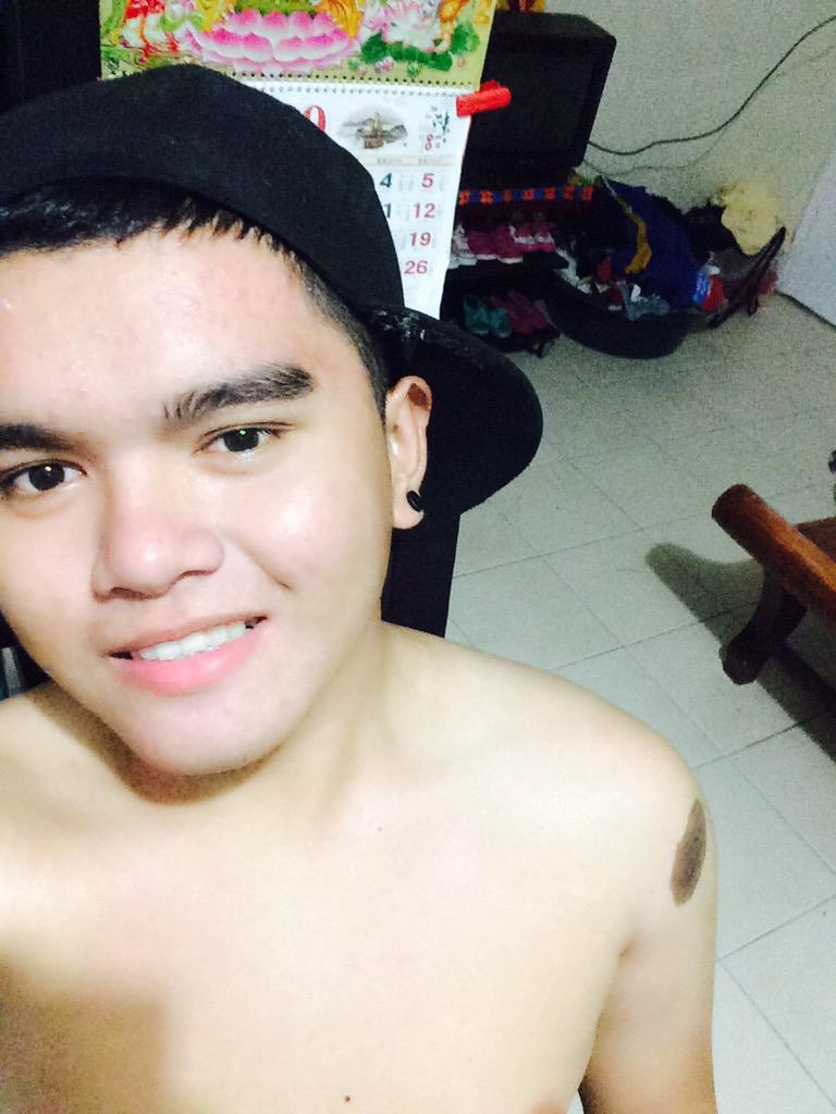 esanellica's tweet photo. Pag boring sa bahay. ππ» #ALDUBATTLEForACause #aldubnation http://t.co/5d8MrNerVq