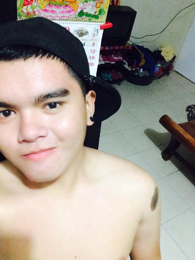 esanellica's tweet photo. Pag boring sa bahay. ππ» #ALDUBATTLEForACause #aldubnation http://t.co/5d8MrNerVq