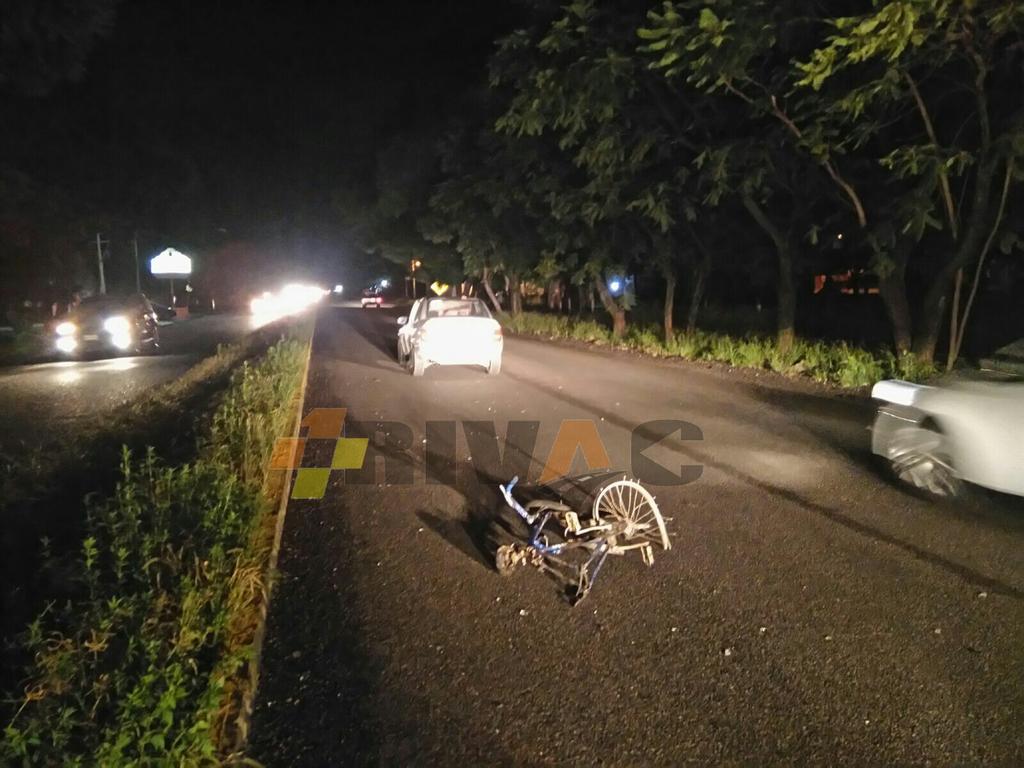 RIVAC_OAX's tweet photo. #RivacVial 
Accidente vial carretera 175 carretera a huayapam #oaxaca atendió cruz roja #oaxaca http://t.co/MW1pkvQuoz