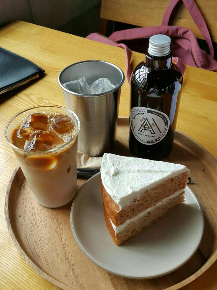 ehoya's tweet photo. 용인을 먼저왔네ㅋ (at @ALEXTHECOFFEE in 용인시, 경기도) https://t.co/G7pCoj5sb2 http://t.co/E426A9Ugtd