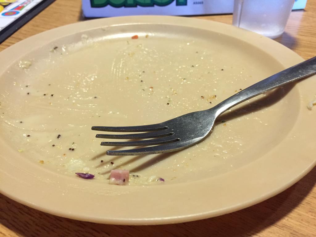 Pack294S's tweet image. Webelos Scout Jason helped clear the table without being asked. #DareToDo Challenge (Day 14) #AScoutIsClean