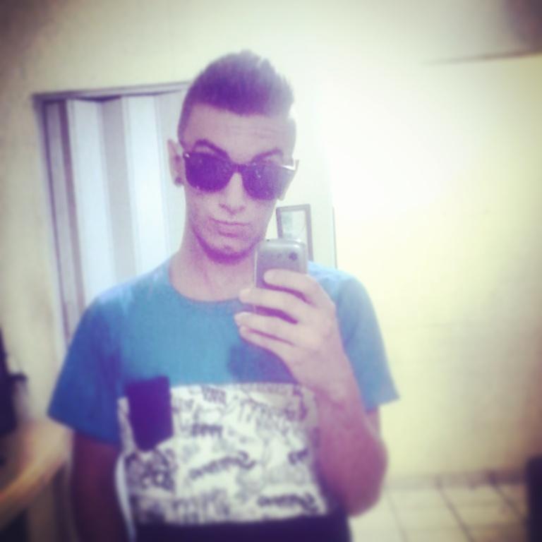 NatanCastro11's tweet photo. Partiu praia domingão bate e volta !!! http://t.co/EjnNluDiVn