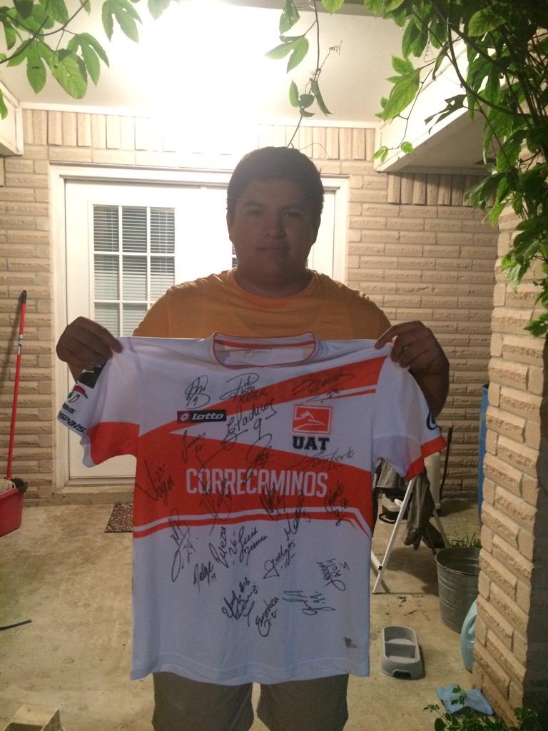 Sanchez_Aluis's tweet photo. @Im_samba7  gracias por este regalo en mi cumpleaños llego Sano y salvo a Brownsville Tx. Y gracias  @faharamercado http://t.co/TLdchLqOcD