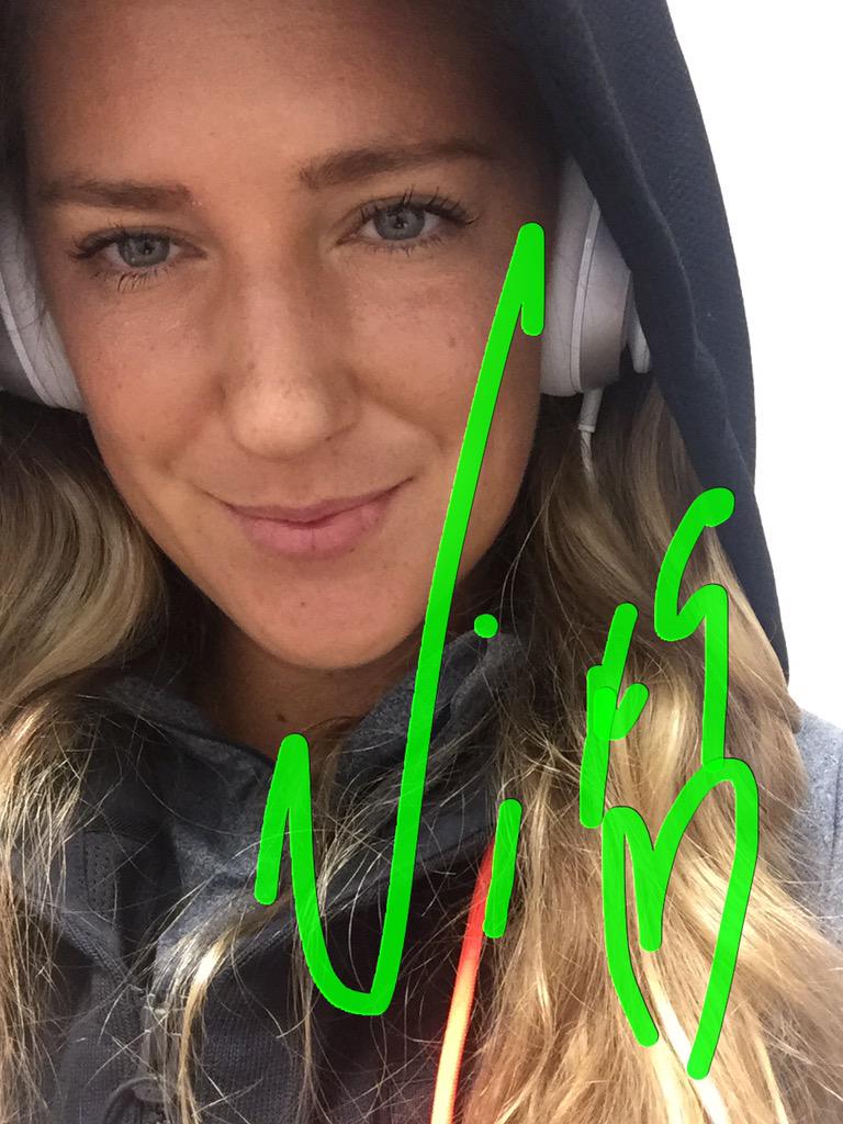 tennisx's tweet photo. RT @vika7 Selfie #virtugraphs to all who support around the world β€οΈ http://t.co/VsoigHf1Gl
