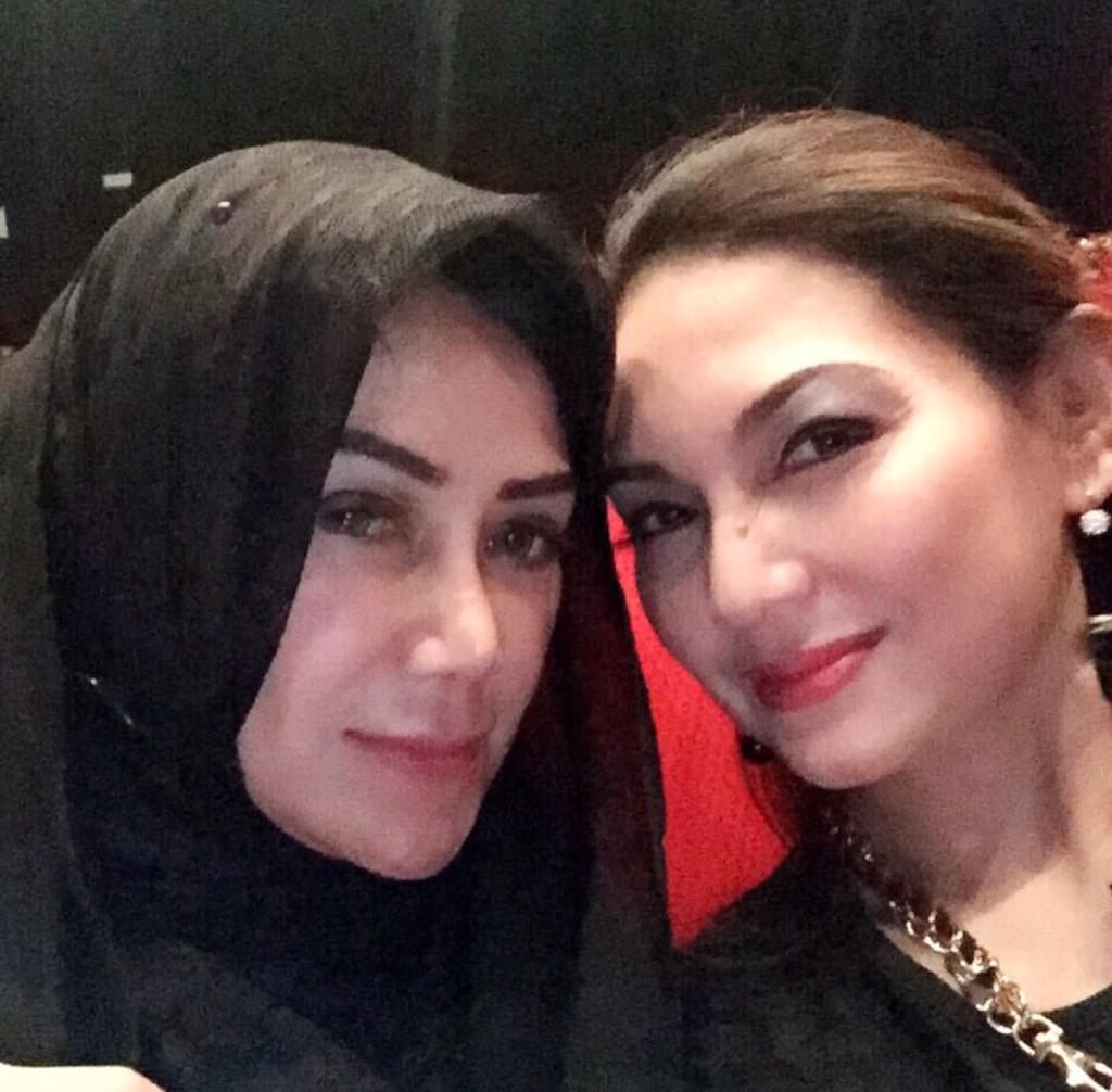 #amyqanita and @niadaniatynew for Gala Premiere #MoveOnMovie