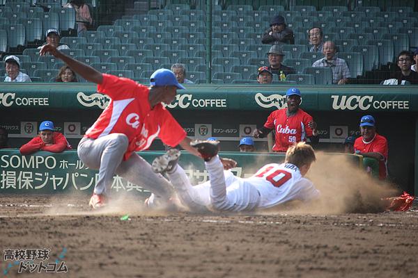 高校野球 熱闘甲子園 夢 試合ギャラリー追加 アメリカvsキューバ 本日 日本と決勝を戦うアメリカのキューバ戦の模様を画像でチェック 迫力のプレー画像や喜びを爆発させる場面など盛りだくさん Http T Co Onhpjnm8to 侍ジャパン Http T Co