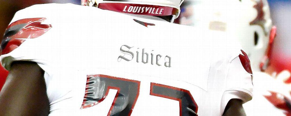 espn's tweet photo. Louisville debuted its new uniforms for Saturday's game and fans were ... perplexed: http://t.co/hsOS9tASwd http://t.co/evJlGuta1K