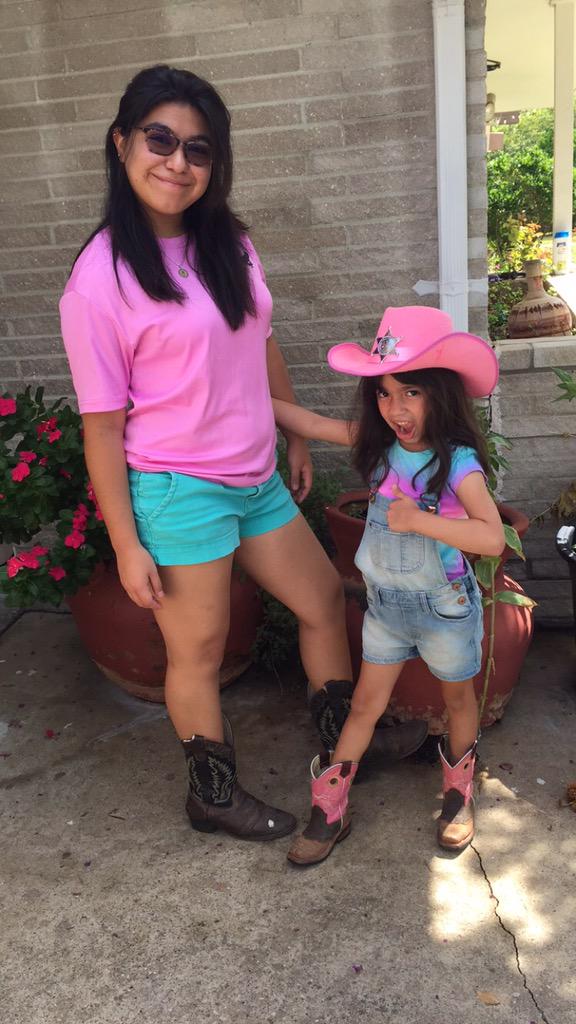 IsJulisabella's tweet photo. We on that country side. ππ #littlesis #rangerTX #lovinlife http://t.co/pI7oKb7cIC