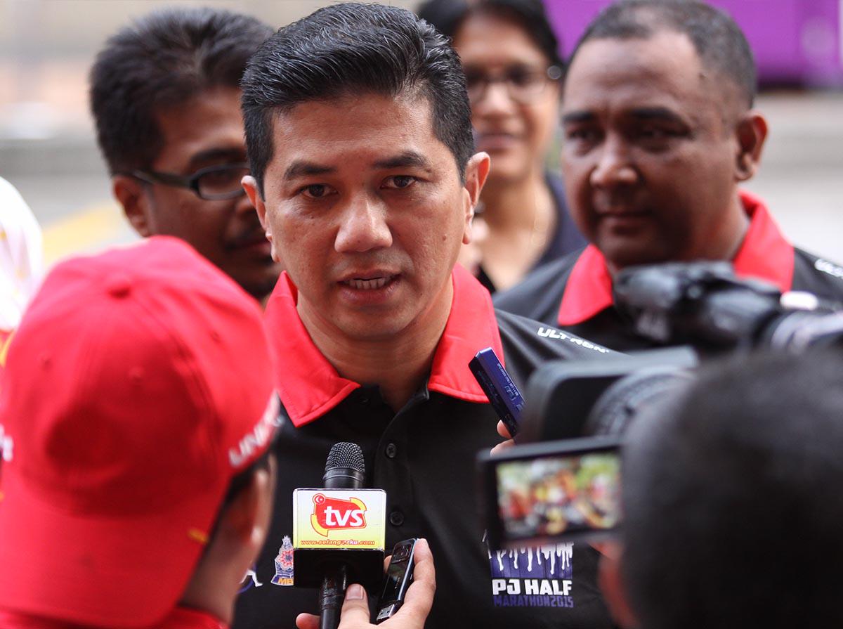 tm_insider's tweet photo. Focus on crime, not peaceful protests, Azmin tells cops http://t.co/0bvQ7rhPkB http://t.co/QX9XmX7P3U