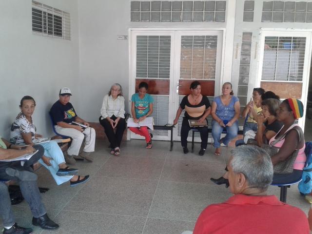 leonaruizpined1's tweet photo. Cada Primer Sábado De Cada Mes a Las 09:00 AM, Asambleas De Comités De Salud y Consejos Comunales. @MiBarrioAdentro http://t.co/5gJNTi0uBG