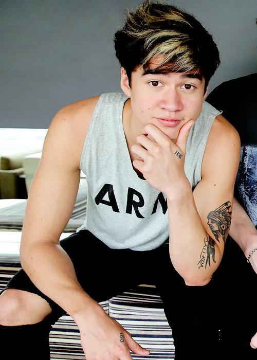 HemmingLilly's tweet photo. @Calum5SOS if this gets 100+ rt's will you make my day and follow me @Calum5SOS http://t.co/WI7uVSP6Sp